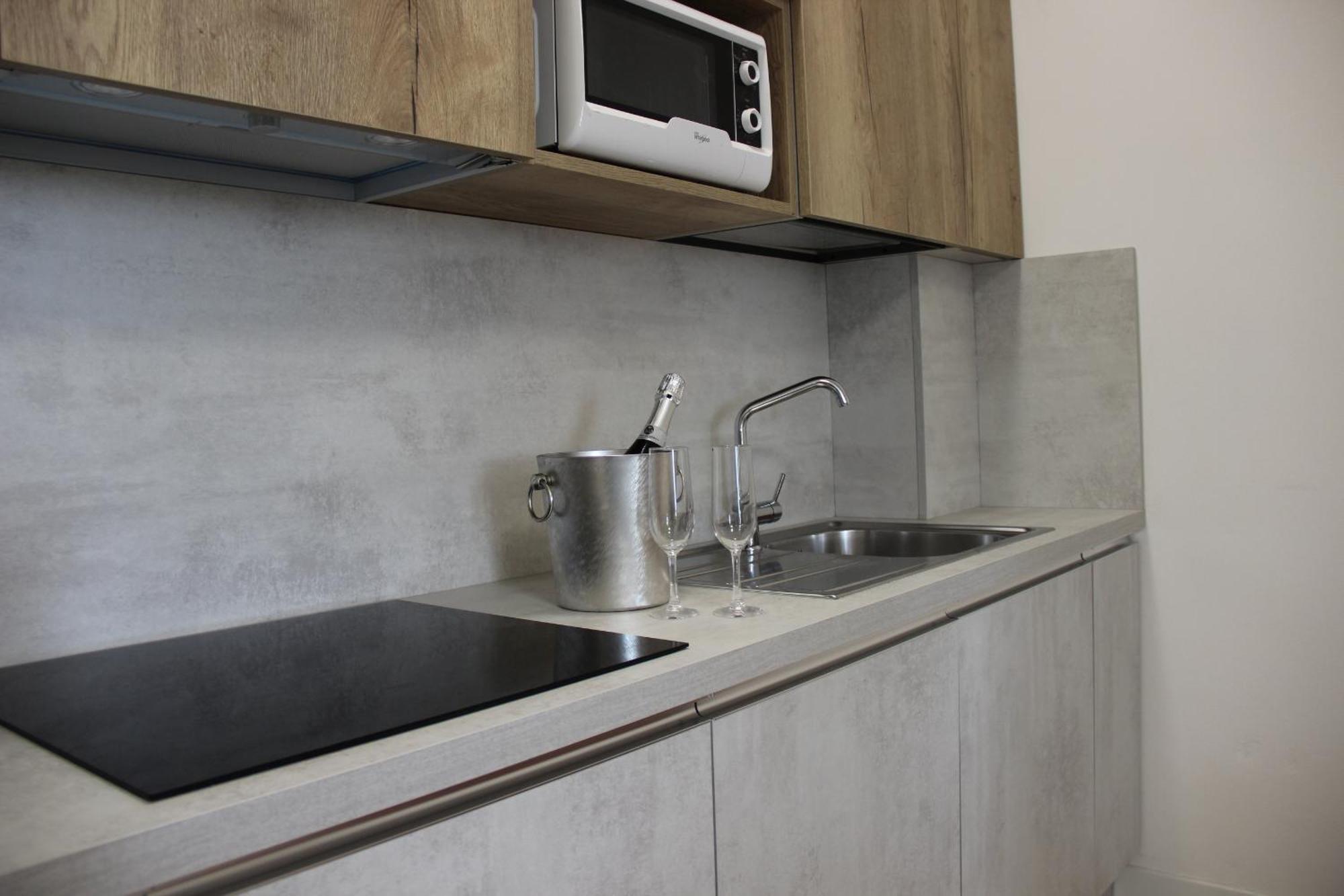 Luna 2 Modern Flat + Parking *